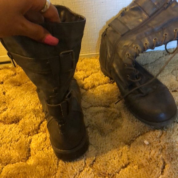 boots - Picture 4 of 5